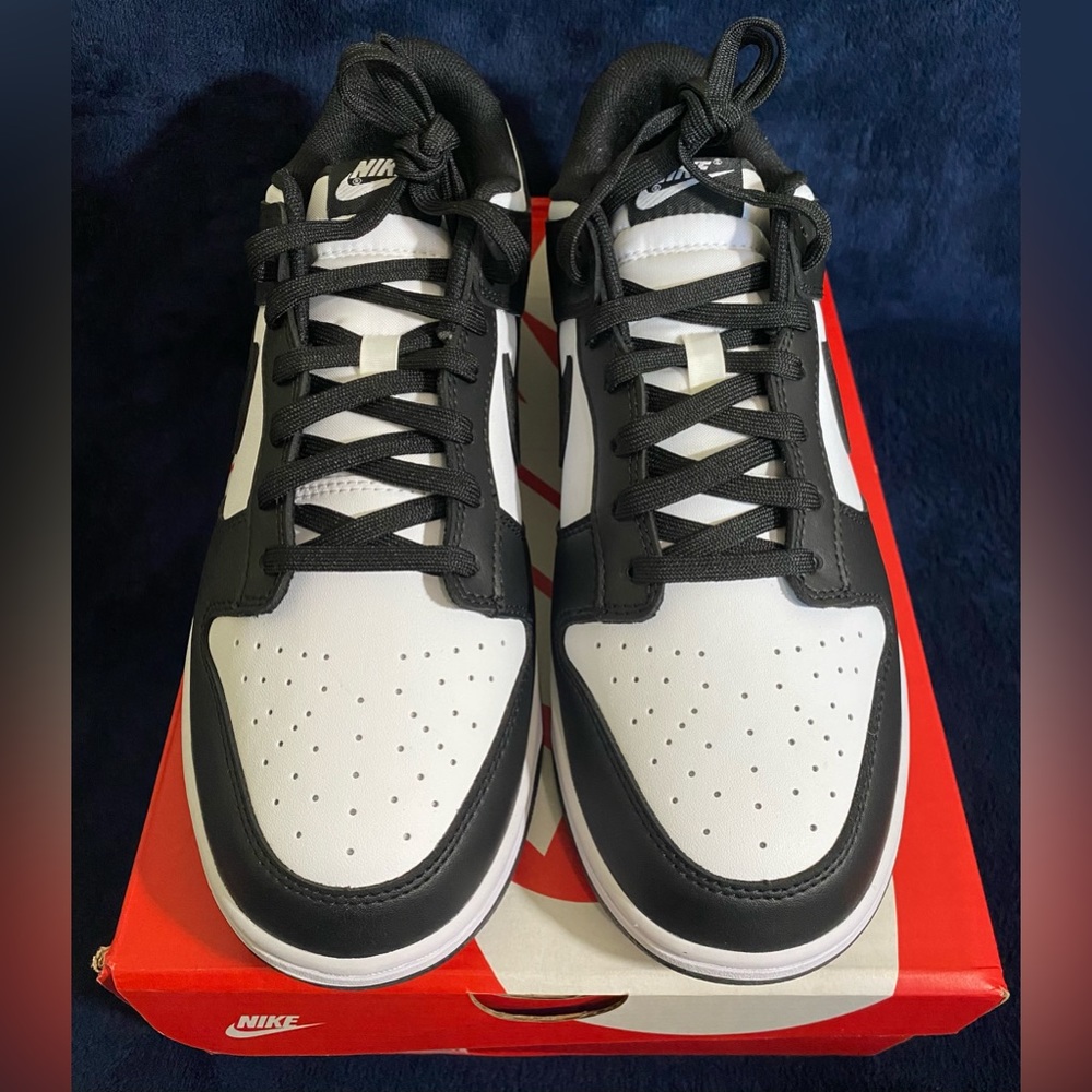 🔥Men’s Nike Black and White Dunk Low Retro- NEVER WORN🔥